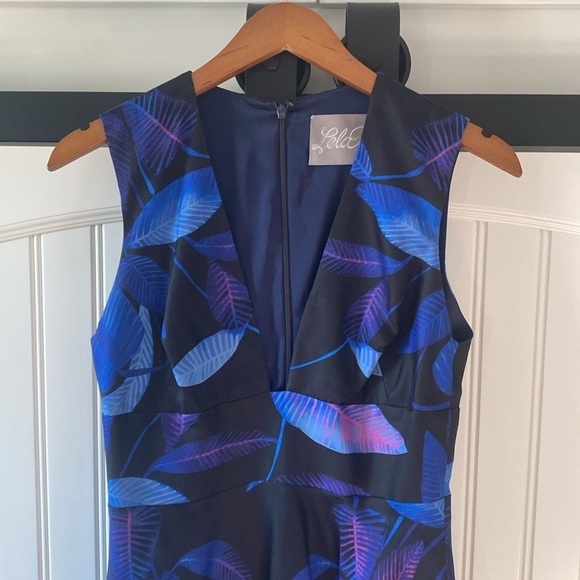 Lela Rose Sleeveless Leaf-Print Midi Dress Lapis Blue/Multi Size 2 - Picture 3 of 5